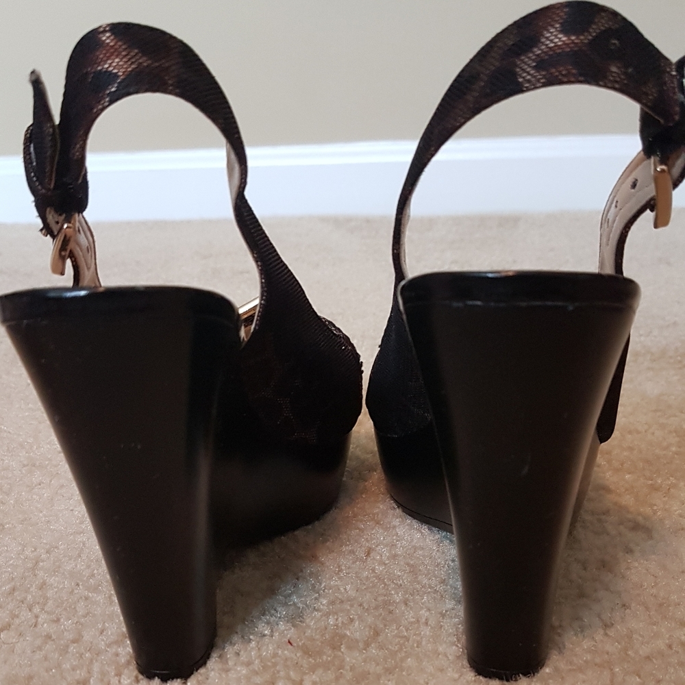 Shoes - Picture 3 of 6